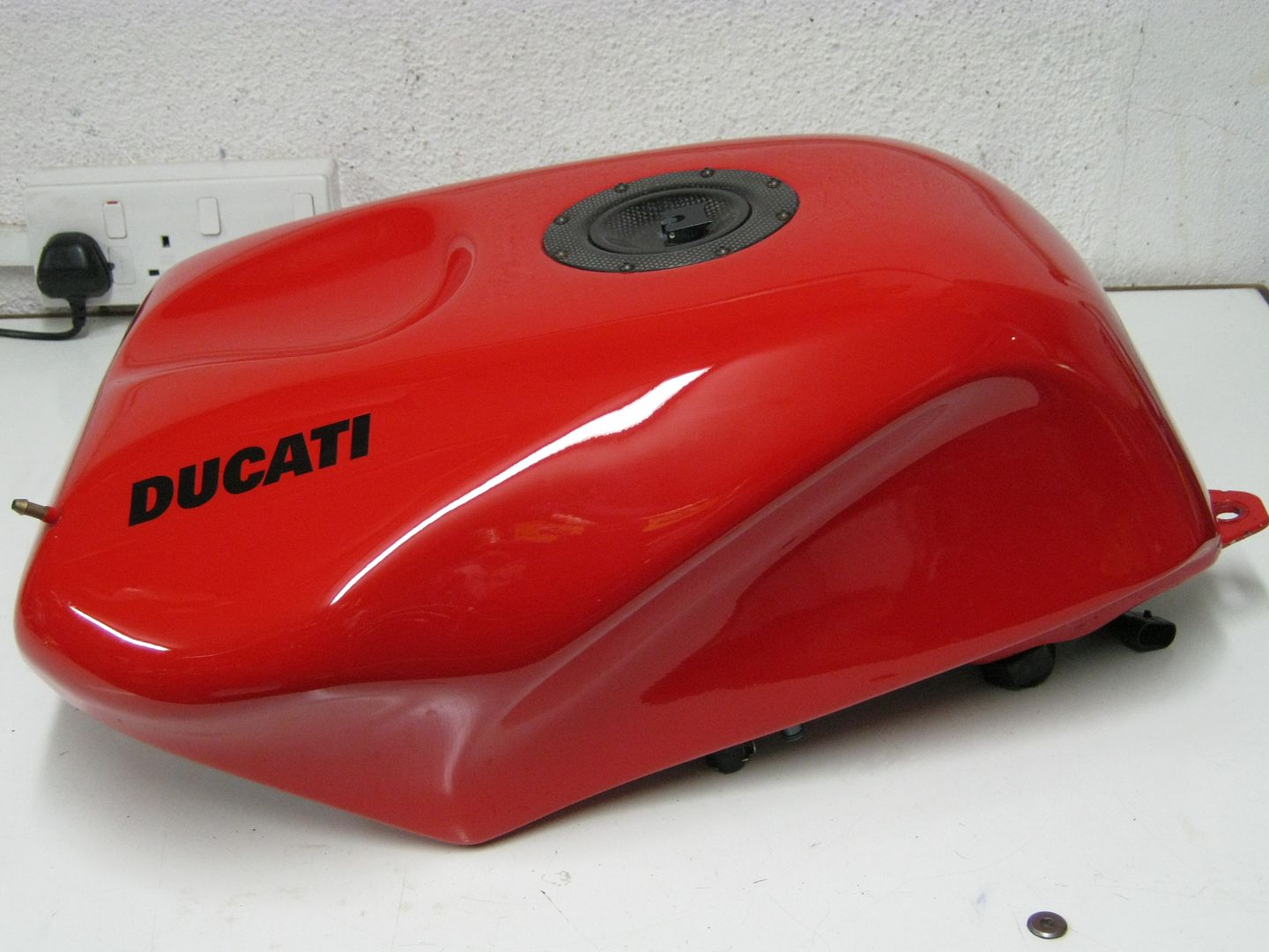Ducati 749 999 749S 749R 749D 999S 999R Fuel Tank Pad Cover Fairing Carbon Fiber